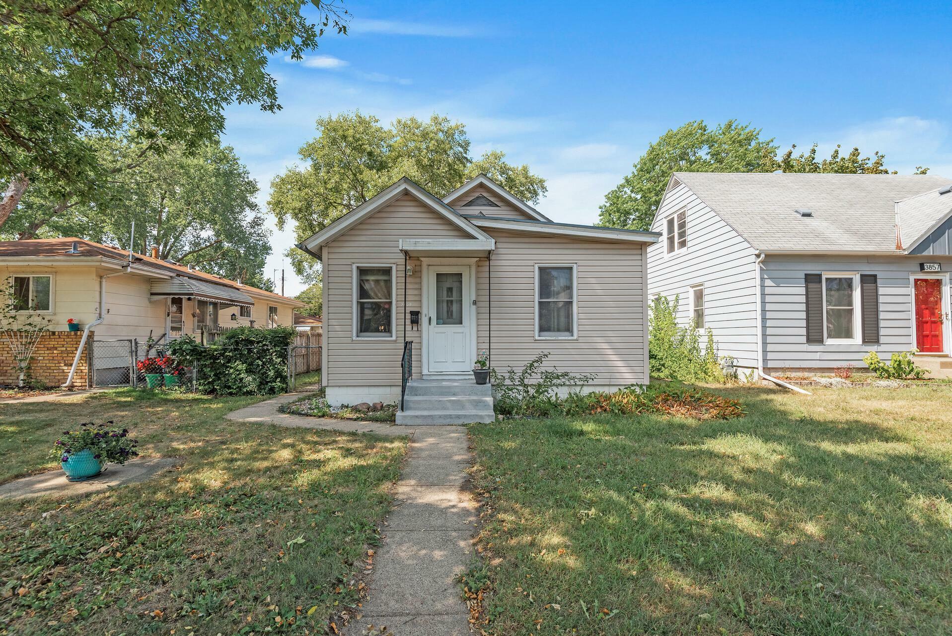 Property Photo: 3855 Orchard Avenue N MN 55422