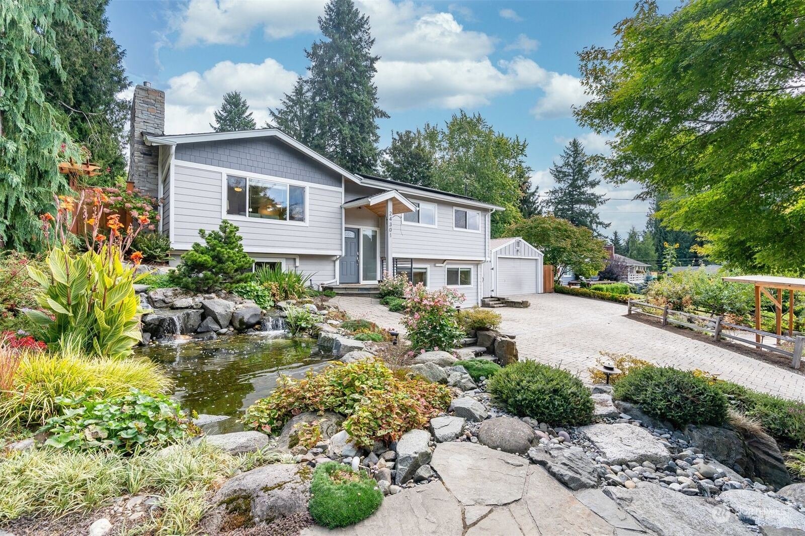 Property Photo:  24301 7th Place W  WA 98021 