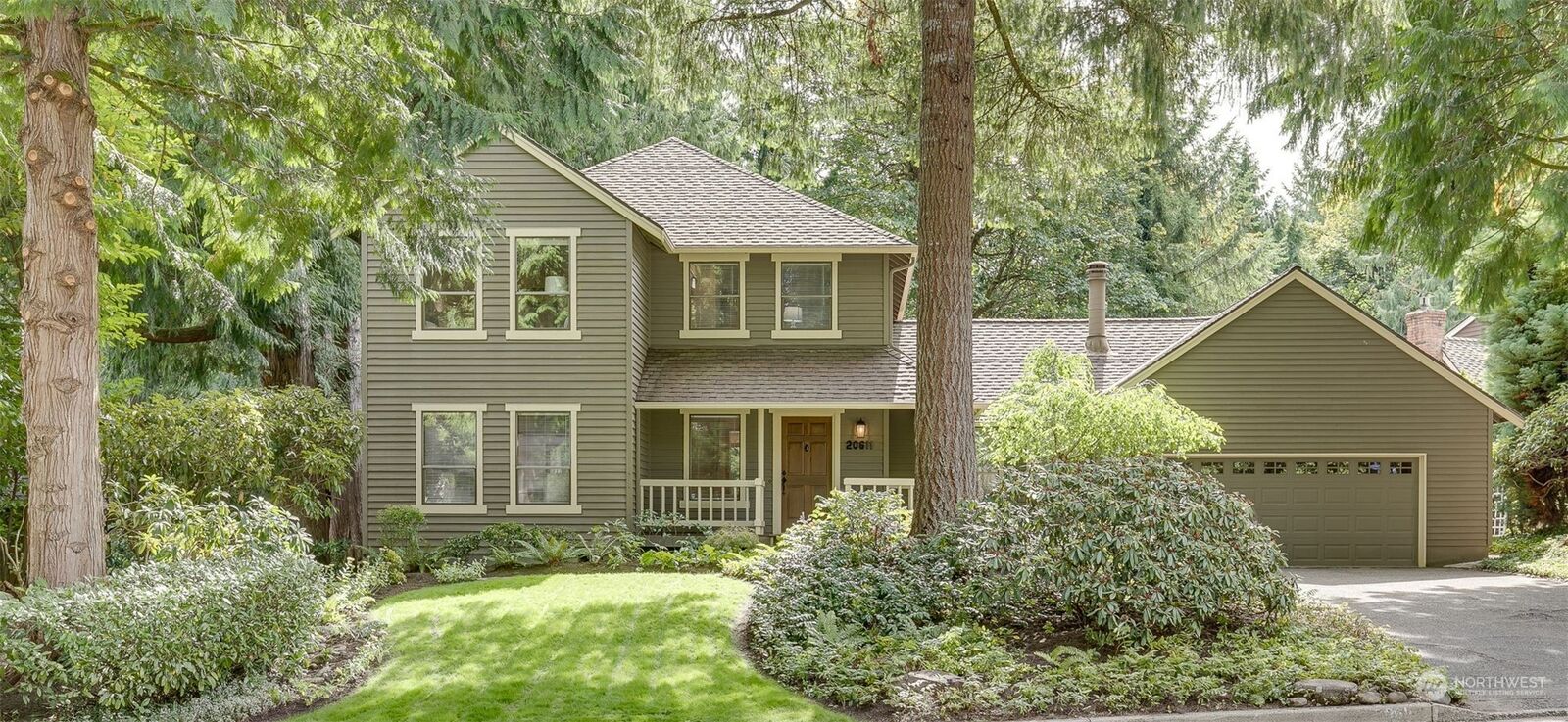 Property Photo:  20611 NE 37th Way  WA 98074 