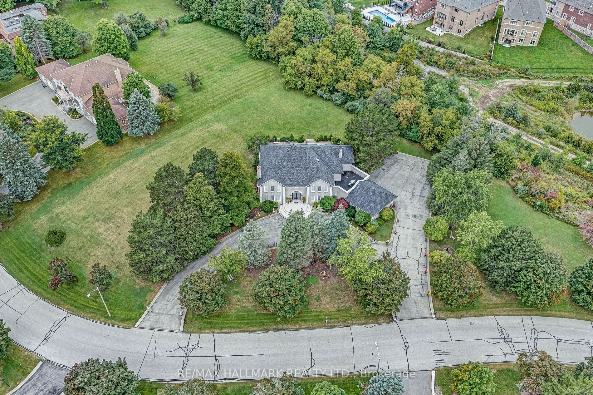 Property Photo: 171 Millwood Pkwy ON L4H4X5