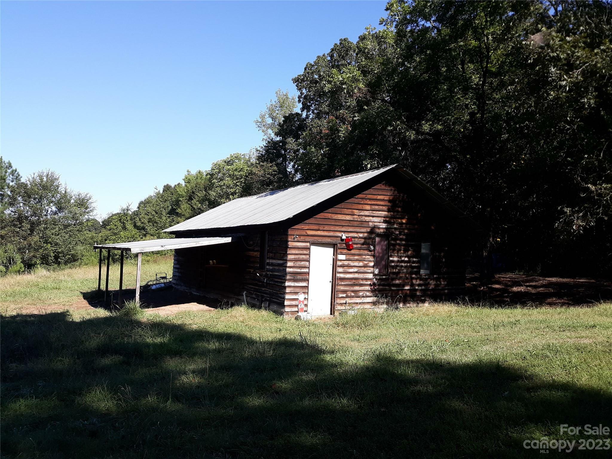 Property Photo: 10428 Garrison Road NC 28278