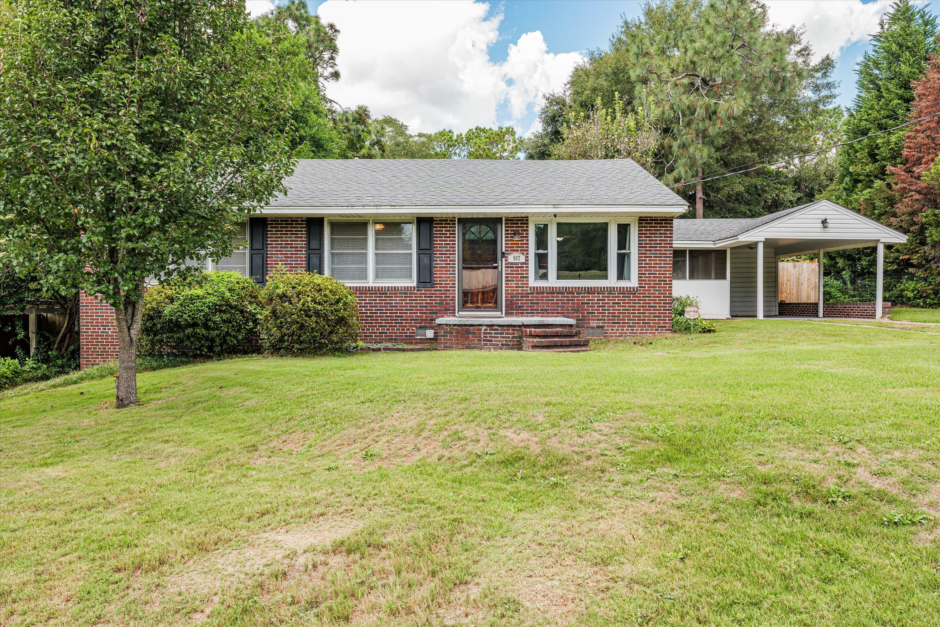 Property Photo:  907 Valley View Street  SC 29801 