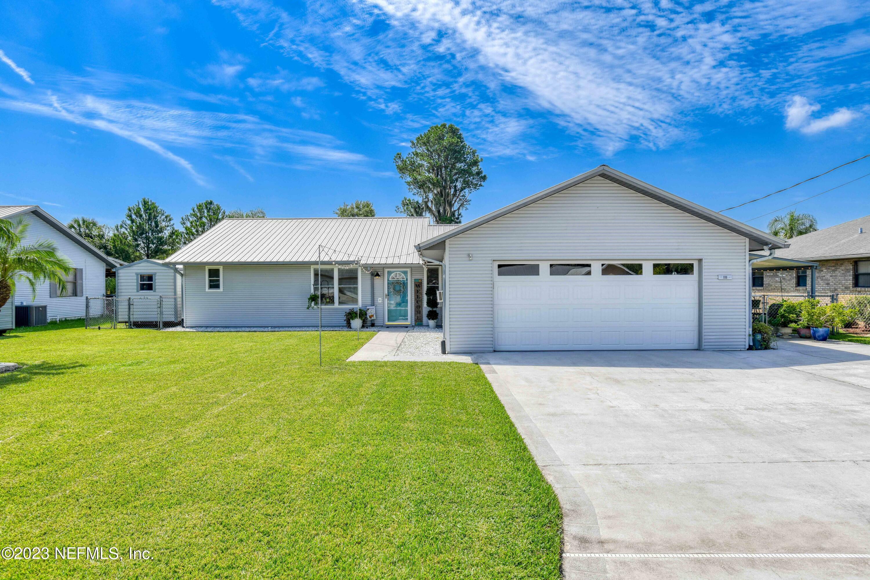 Property Photo: 111 Magnolia Dr FL 32131