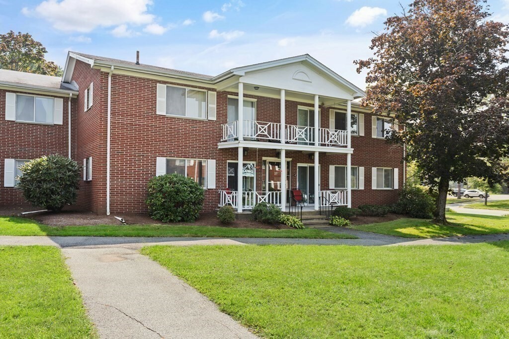 Property Photo: 27 Bayberry Dr 1 MA 02067