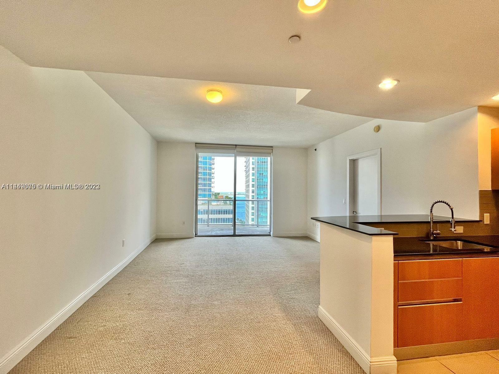 Property Photo:  1060 Brickell Ave 2005  FL 33131 