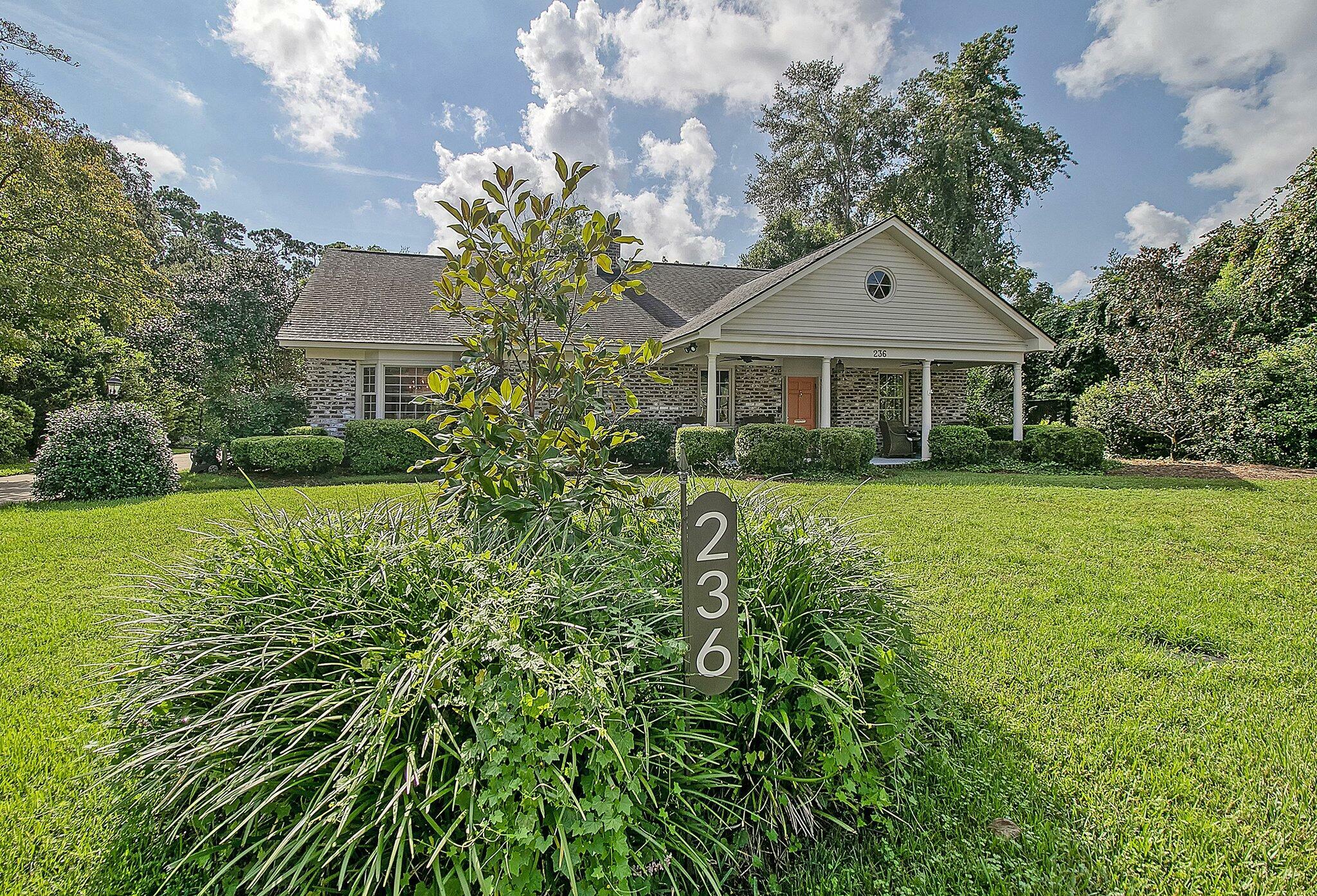 Property Photo: 236 Confederate Circle SC 29407