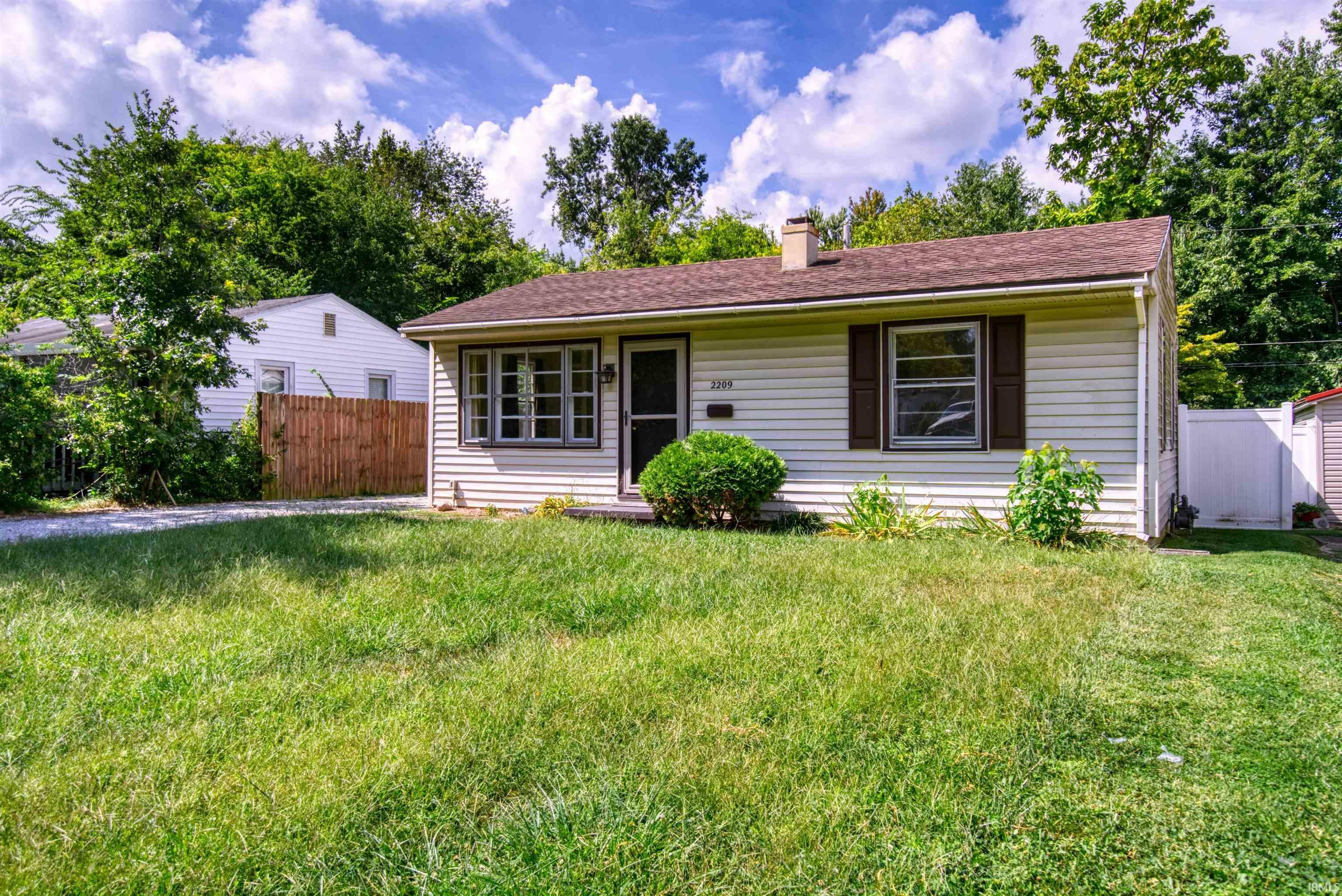 Property Photo: 2209 S Walnut Lane IN 47714