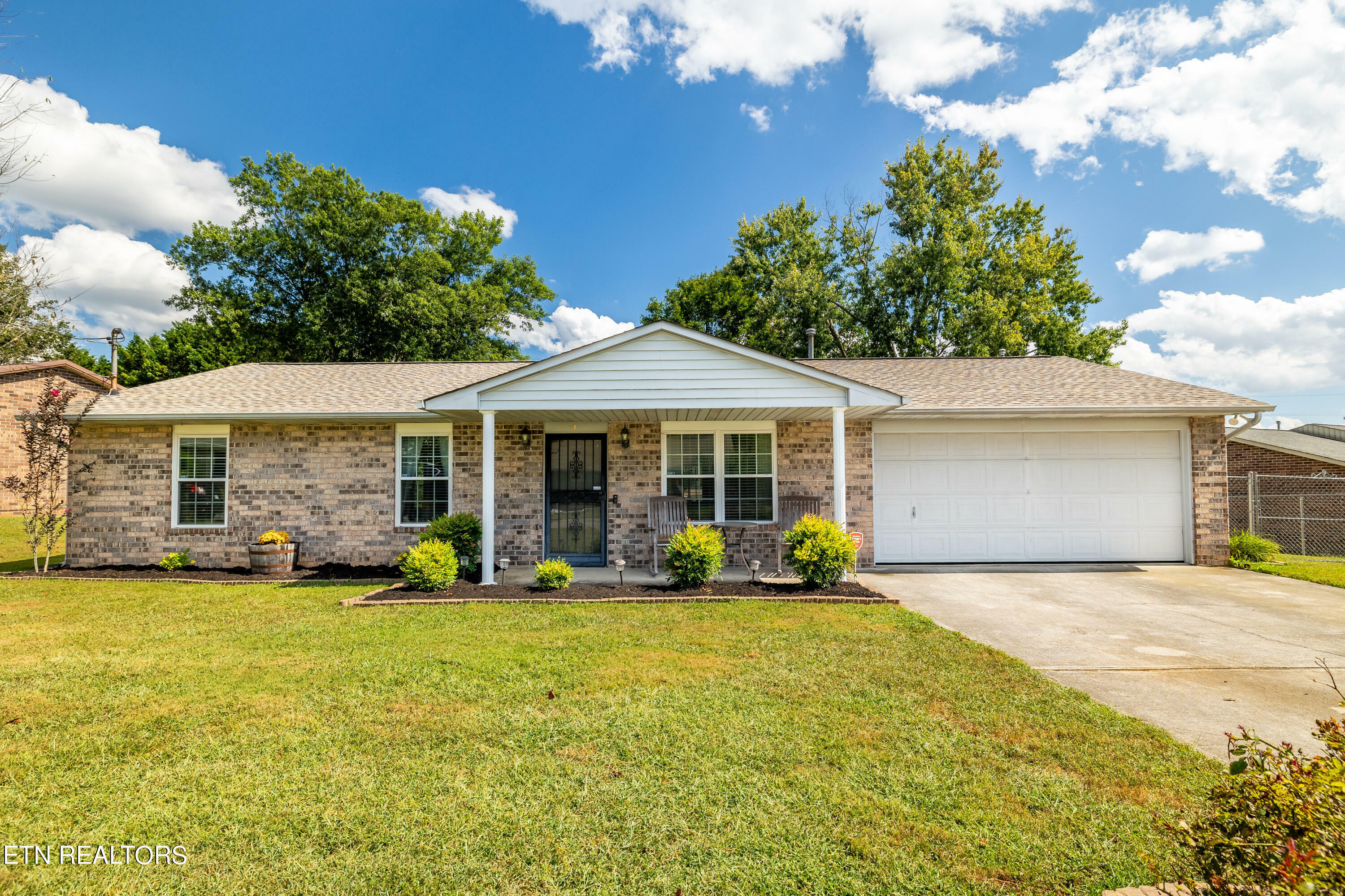 824 Jennifer Drive  Knoxville TN 37938 photo