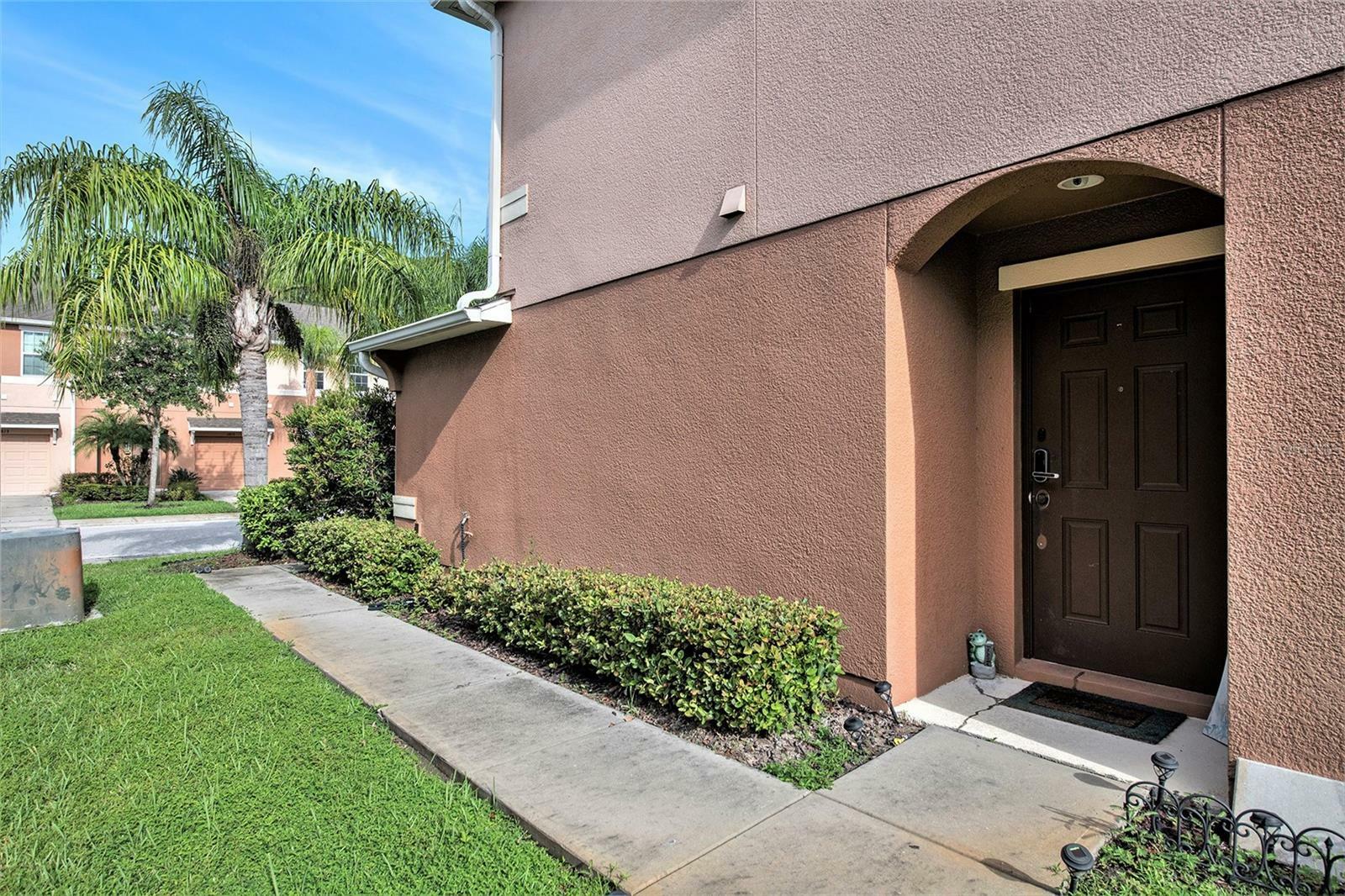 Property Photo: 2814 Birchcreek Drive FL 33544
