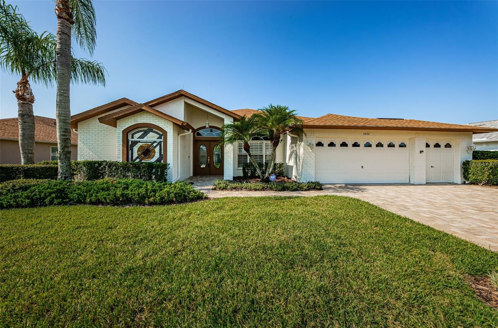 Property Photo: 1032 Ashbourne Circle FL 34655