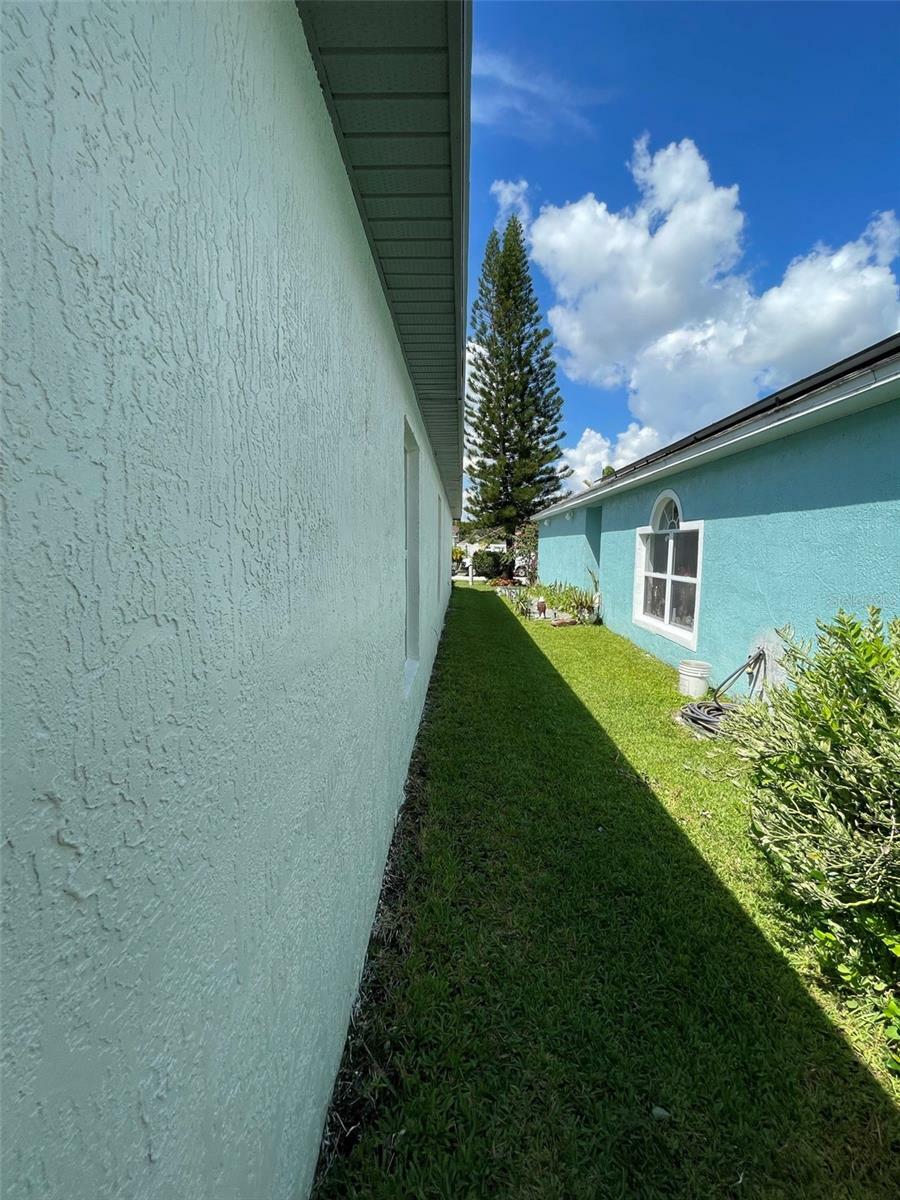 Property Photo:  445 Cadenza Drive  FL 32807 