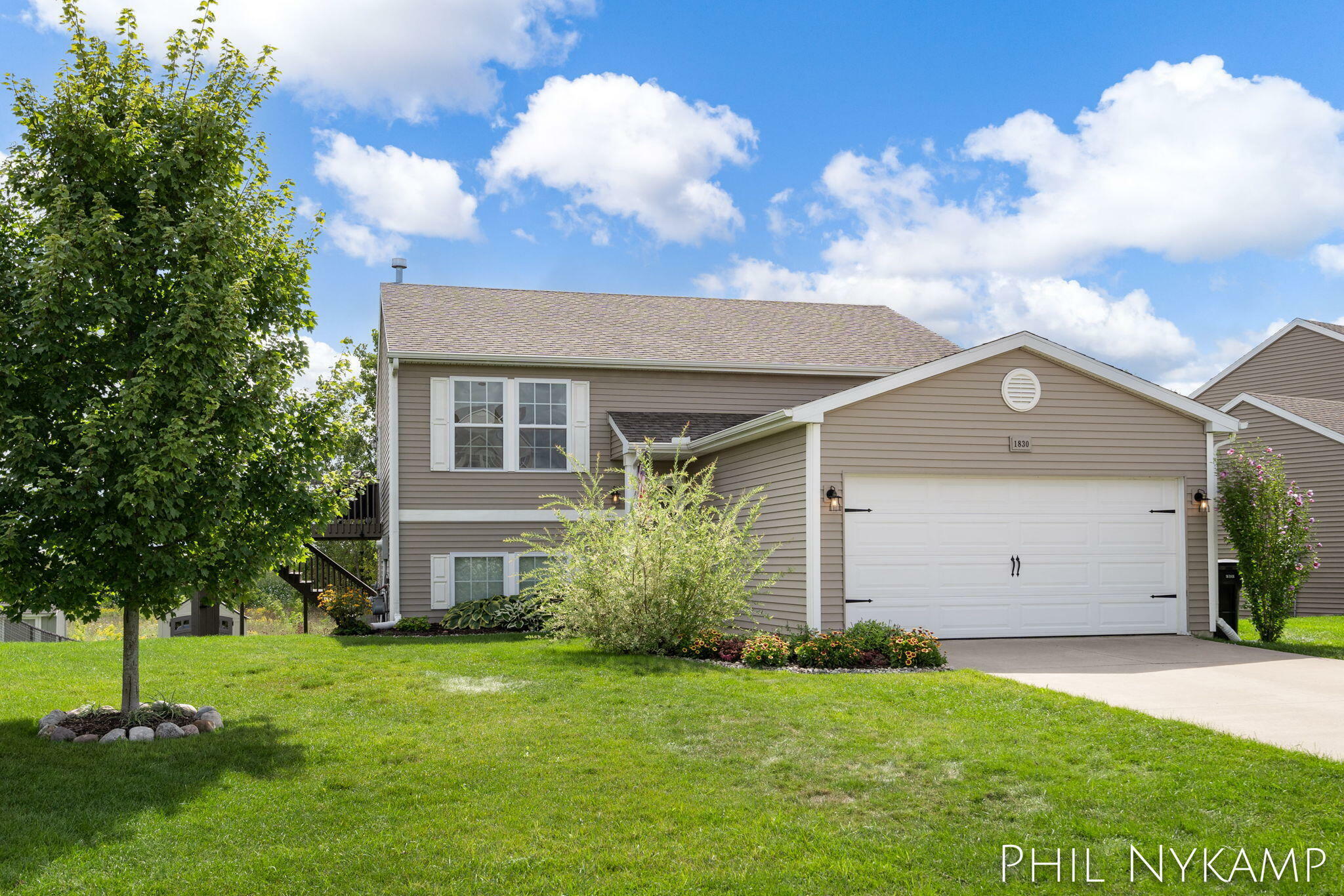Property Photo: 1830 Greenview Court MI 49464
