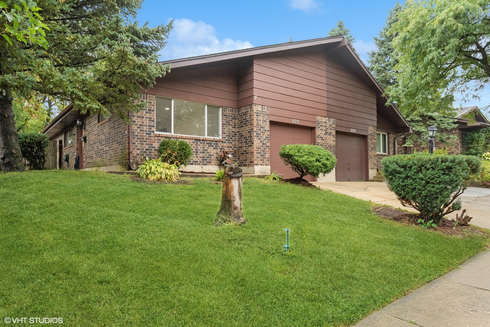 Property Photo: 1123 Fulton Drive IL 60107