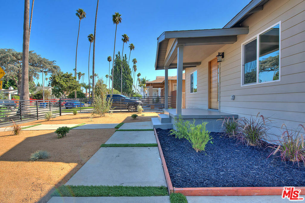 Property Photo:  4115 3rd Avenue  CA 90008 