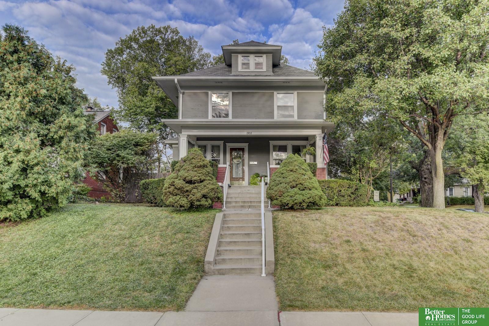Property Photo: 1902 S 15 Street NE 68108