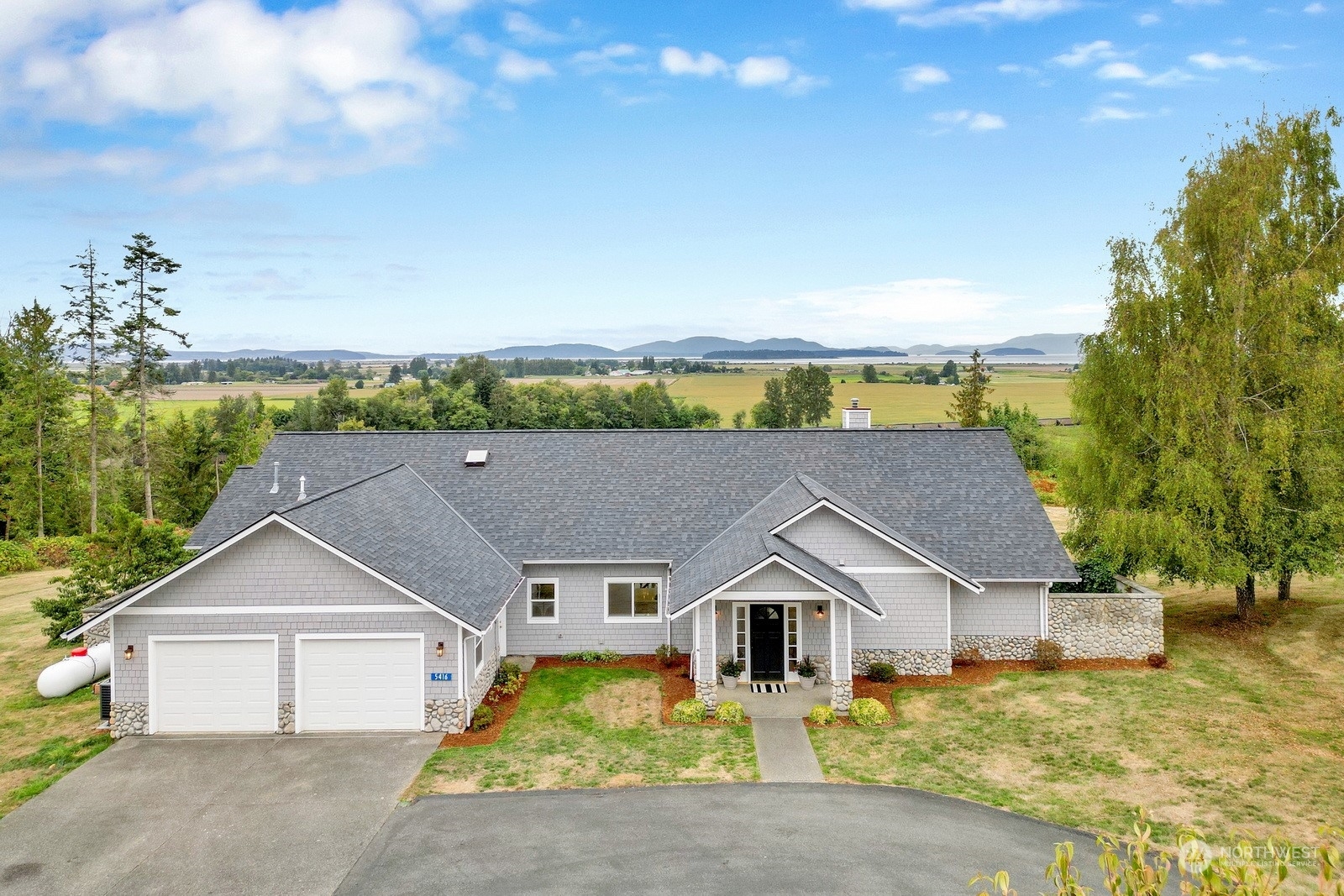 Property Photo:  5416 Island View Way  WA 98232 