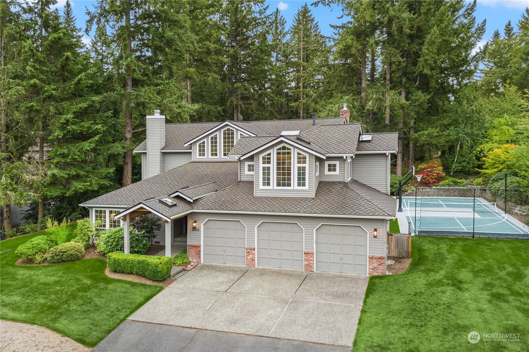 Property Photo:  26103 SE 29th Street  WA 98075 