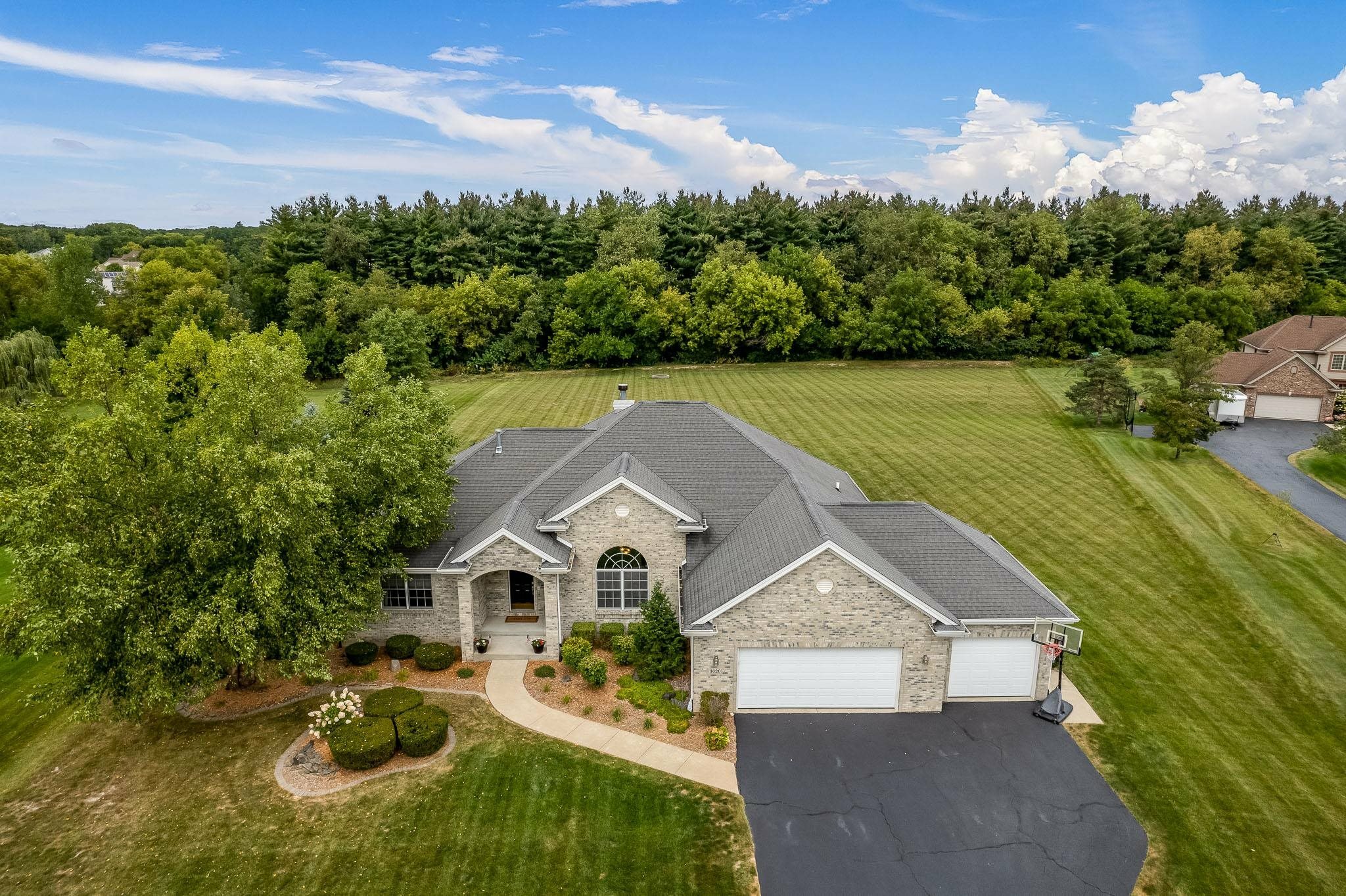 Property Photo: 3620 Cobblestone Lane IL 61008