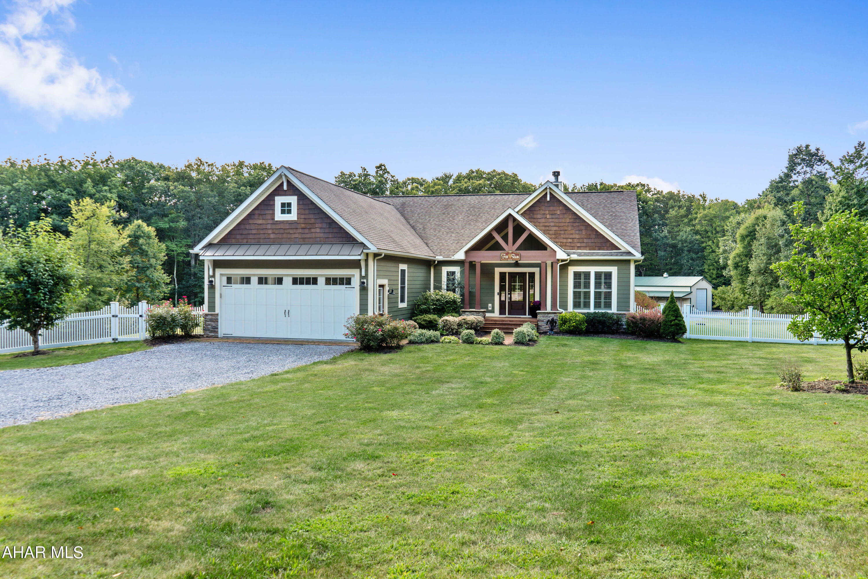 Property Photo:  151 Fox Run Drive  PA 15559 