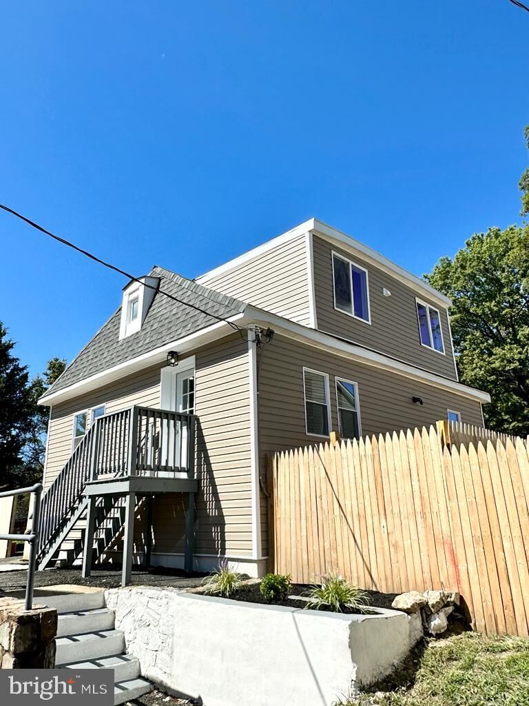 Property Photo:  505 East Avenue  DE 19720 