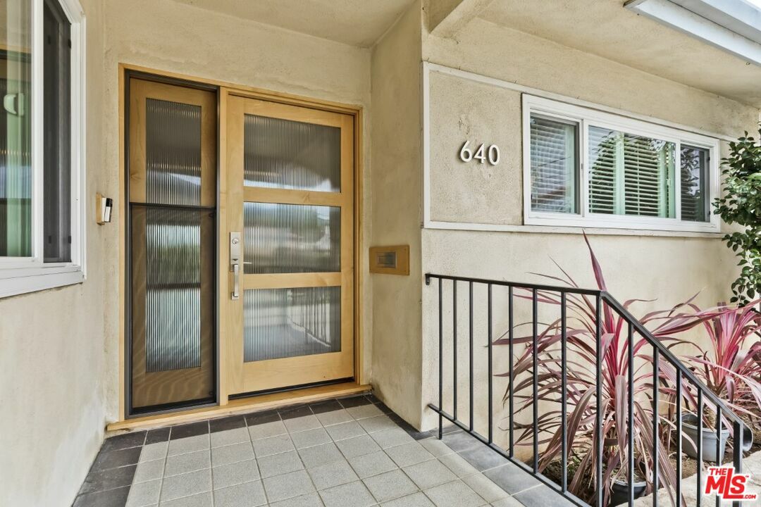 Property Photo: 640 N Las Casas Ave CA 90272