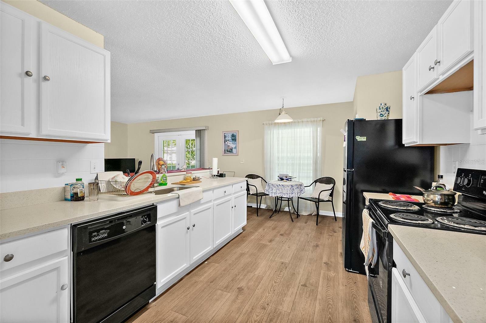 Property Photo: 6 Birchshire Lane FL 32137