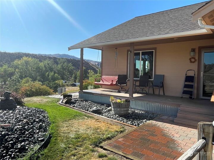 Property Photo: 11 Ira Lane WA 98829