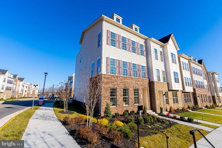 Property Photo: 1637 Field Sparrow Terrace NE VA 20176