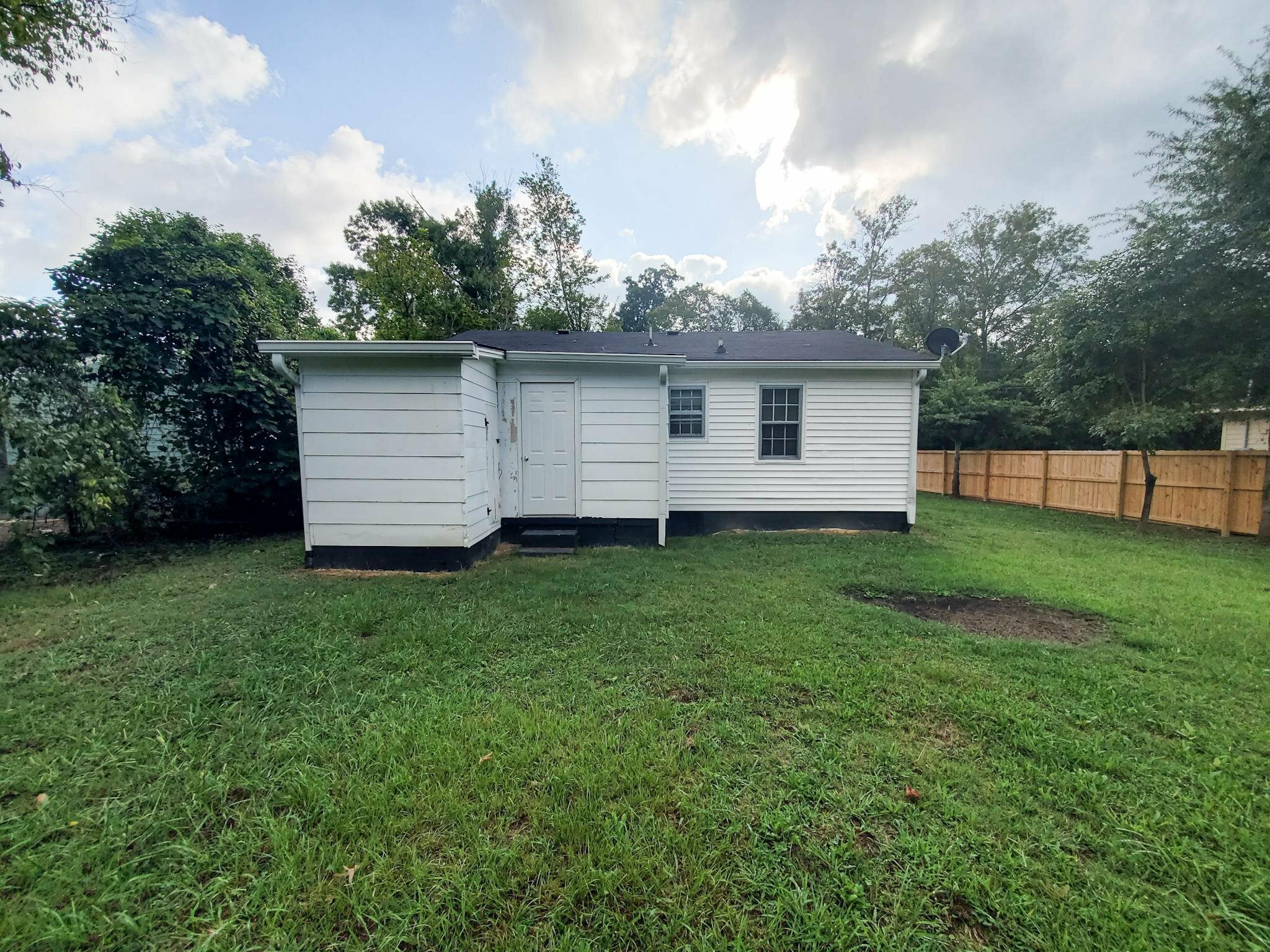Property Photo: 122 Payne Road SW GA 30165
