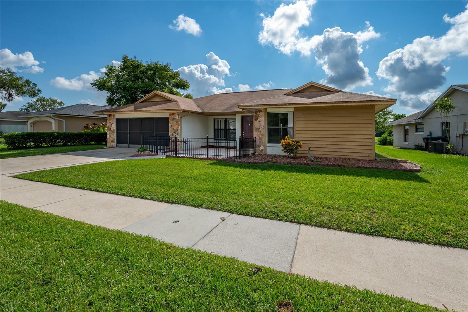 Property Photo:  5553 Deer Creek Drive  FL 32821 