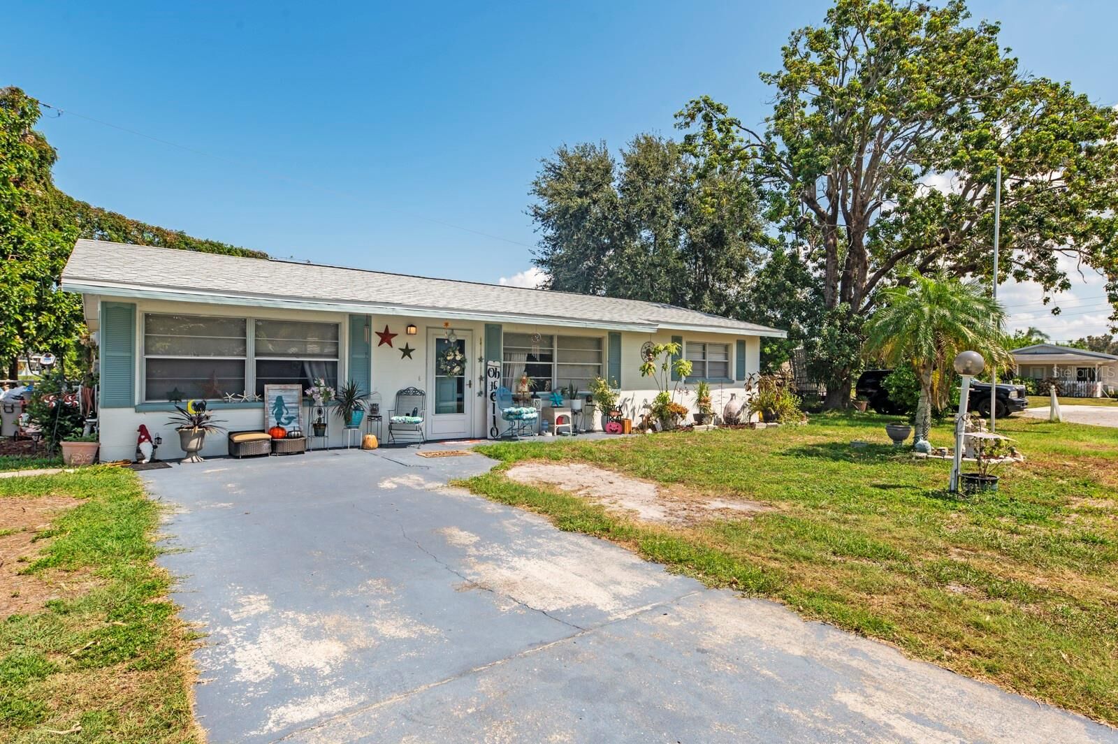 Property Photo:  715 53rd Avenue Drive W  FL 34207 