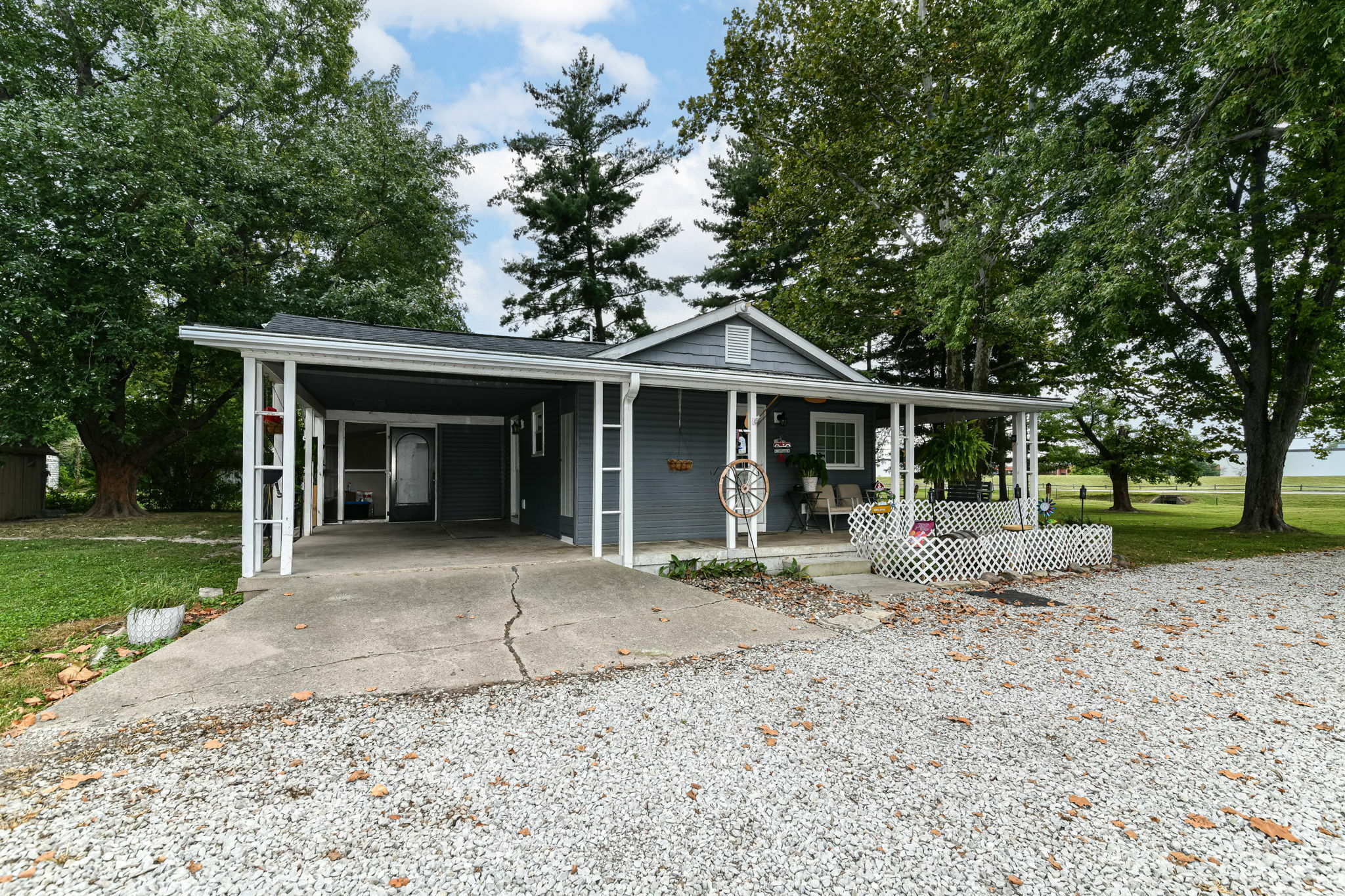 Property Photo: 1882 N Michigan Road IN 46176