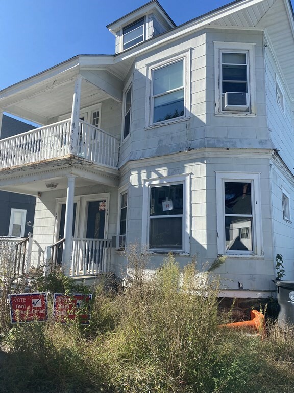 Property Photo: 11 Lockwood St 11 MA 01835