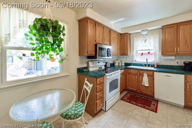 Property Photo: 3029 Guilford Drive MI 48073