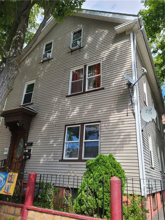 Property Photo: 122 Baxter St RI 02905