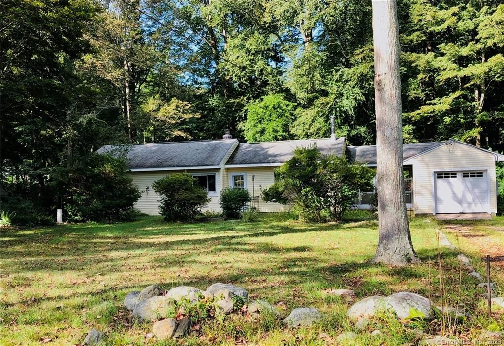 Property Photo:  6 Melody Lane  CT 06442 