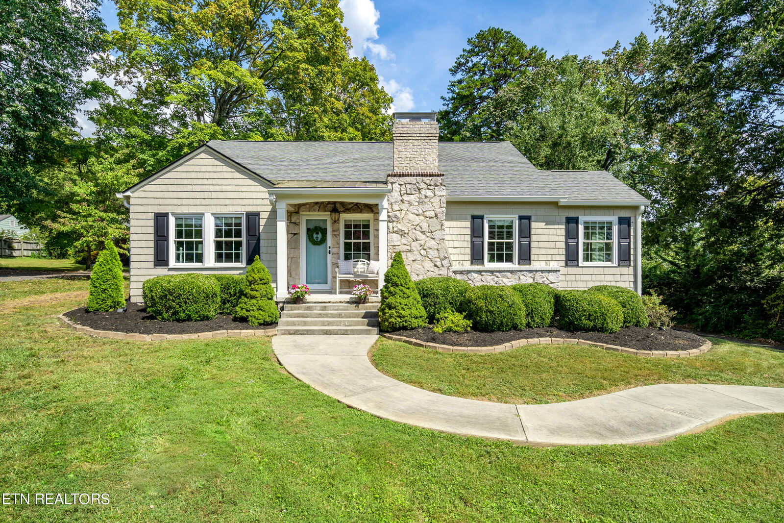 Property Photo: 100 Westwood Rd TN 37919