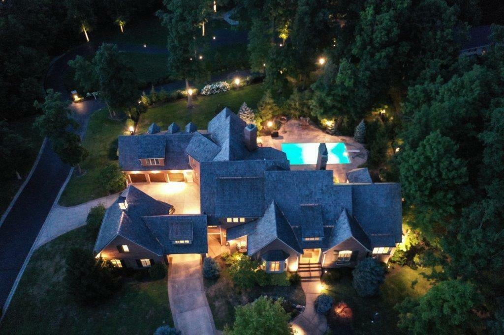 Property Photo: 405 Breakwater Drive IN 46037