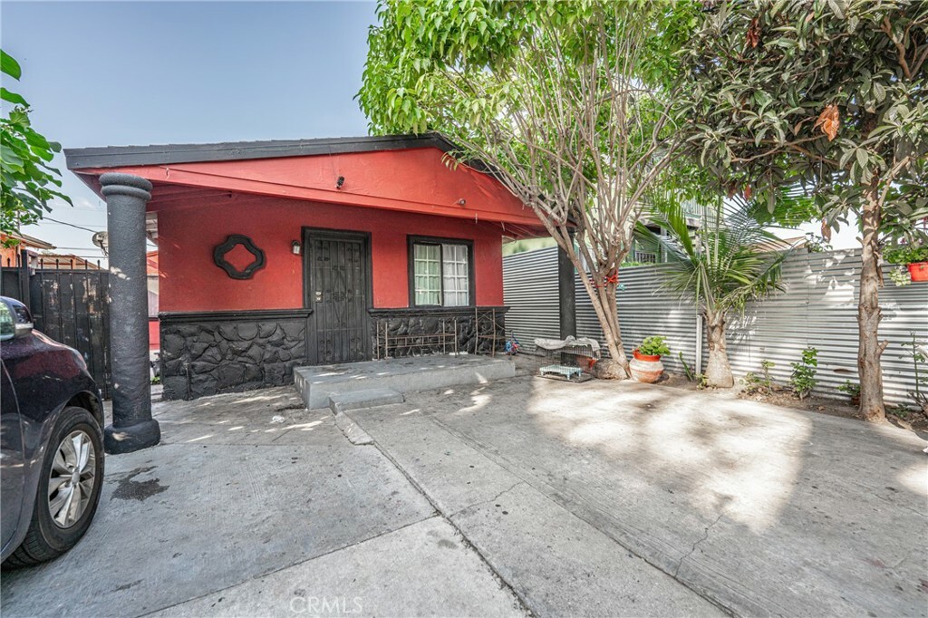 Property Photo:  747 E 112th Street  CA 90059 