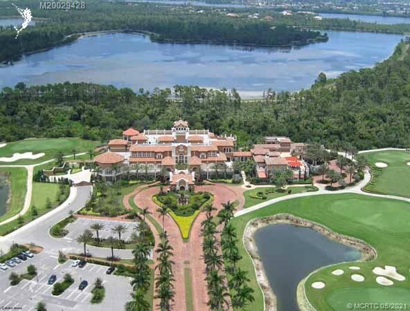 Property Photo: 128 SE Via Verona Street FL 34984