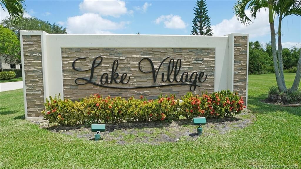 Property Photo: 1691 SW Crossing Circle FL 34990