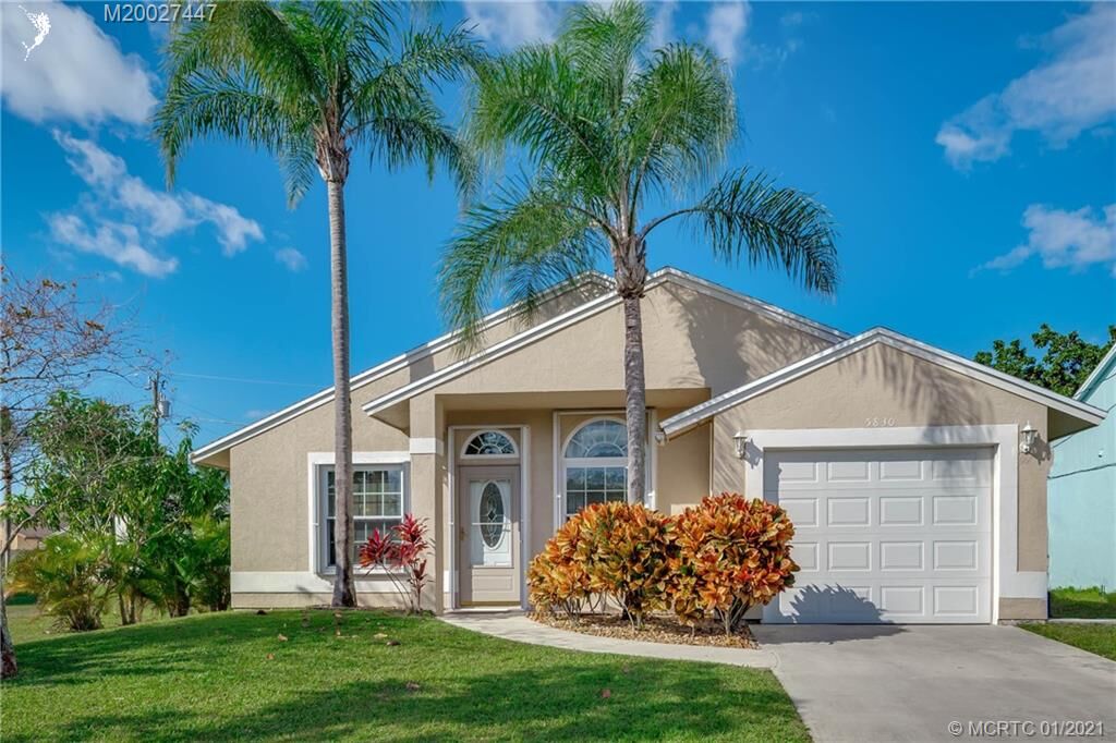 Property Photo: 5830 SE Mitzi Lane FL 34997