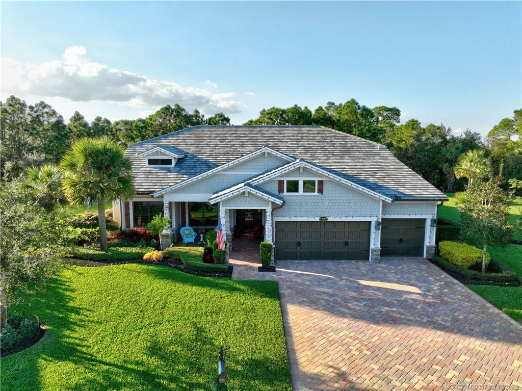 Property Photo:  628 SW Sea Green Street  FL 34990 