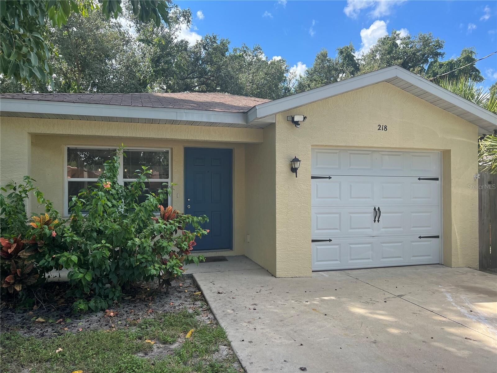 Property Photo:  218 10th Avenue E  FL 34208 