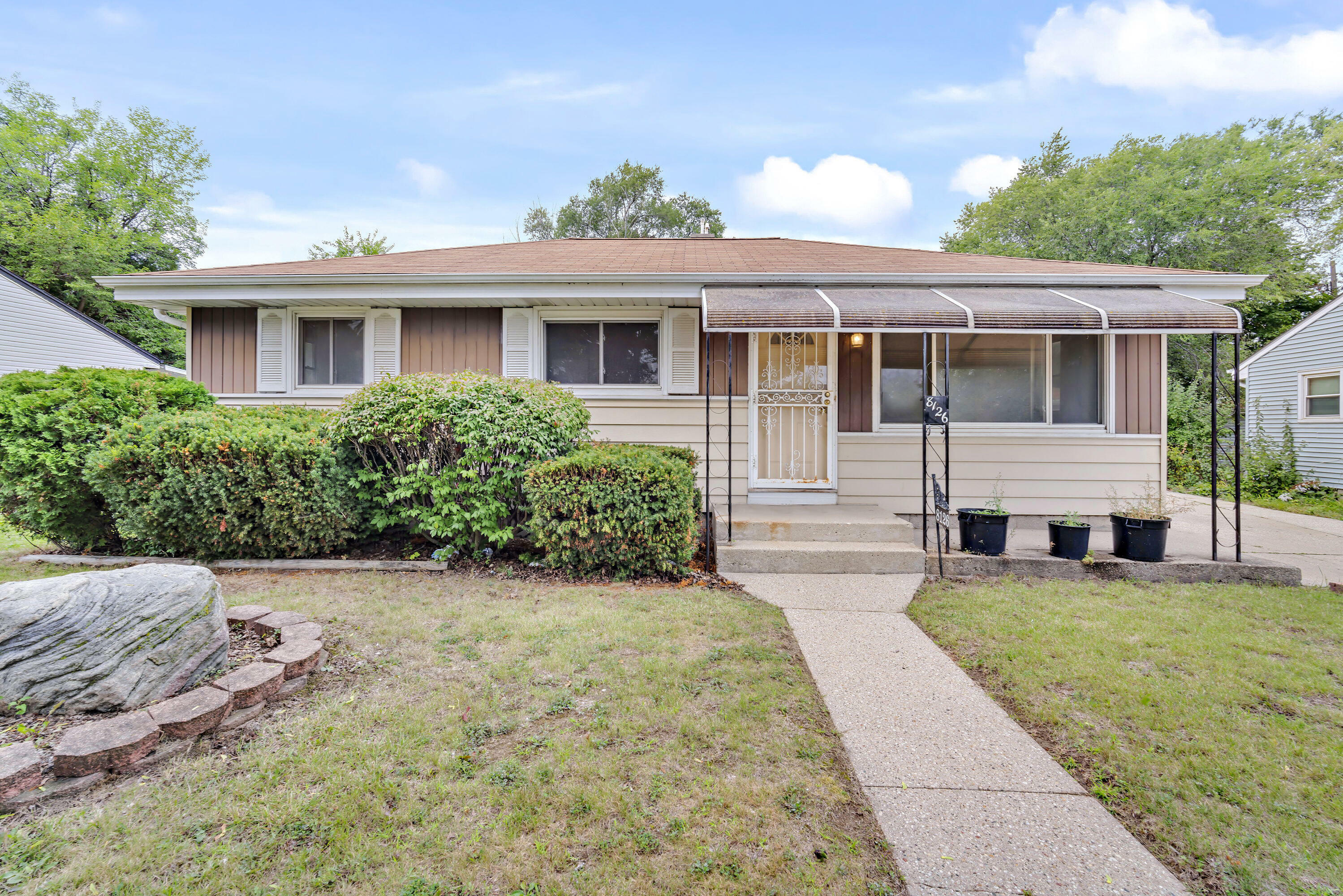 Property Photo: 8126 W Glen Ave WI 53218