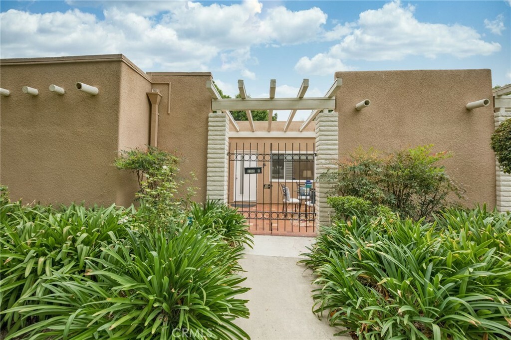 Property Photo:  2085 Ronda Granada B  CA 92637 