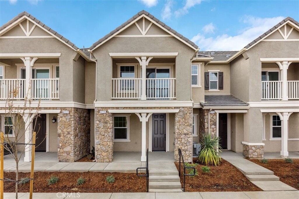 Photo de la propriété:  4115 E. Coronado Privado  CA 91762 