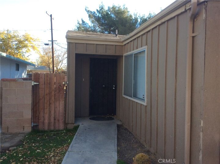 Property Photo:  44018 Date Avenue  CA 93534 