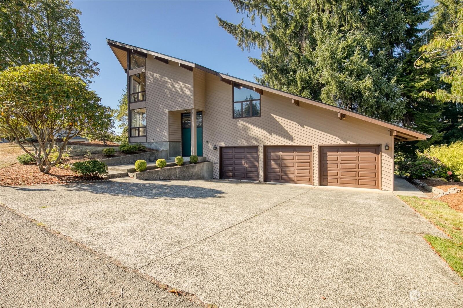 Property Photo:  736 Purkey Avenue  WA 98520 