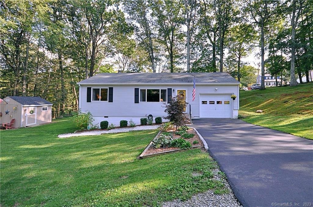 Property Photo:  5 Locust Trail  CT 06811 